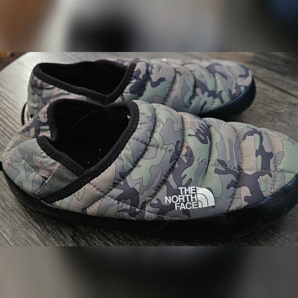 The North Face Camouflage Slippers